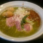 丿貫 - 海老そば・800円　ウズラの味玉・50円