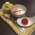 日本料理 まめぞう - ミルクのプリン 京人参のソース 、フルーツ、マスカルポーネ、イチゴのゼリー寄せ
