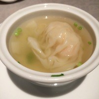 中国飯店 富麗華 - 海老入りスープ餃子