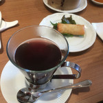 中国料理 桃李蹊 茶屋が坂店 - 会員になるとお茶がサービスです。黒豆茶を選びました