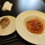 カフェ サリー - 前菜を食べ終る頃にはメインのパスタの出来あがりです。
