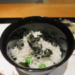 日本料理 幸庵 - お替りの釜揚げしらすとグリーンピースご飯