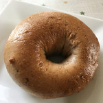 カエル ベーグル - ナッツナッツ 220円。