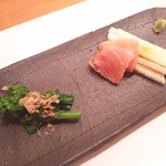 彦膳 - お通し(菜の花、本鮪と山芋)