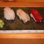 鮨金 - 白海老をはじめ…朝とれのきときとのお魚をふんわりとした握りで♪