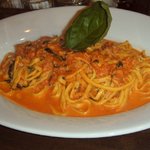 ア ミオ アージョ - タリオリーニ　魚貝ラグーのトマトソース