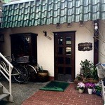 喫茶じゅん - アーケードを抜けるとお店が登場！