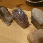 天史朗鮨 - 握り　生とり貝、地アジ、太刀魚