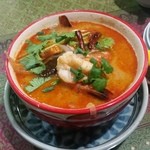 酸味も辛みも控えめな「トムヤンクン（海老のトムヤムスープ） (1500円)」