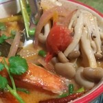 いなかむら - トムヤムクンは、すっごく具だくさんで具のエキスがたっぷり