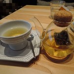 トラットリア フラテッリ ガッルーラ - マイティーリーフ のお茶
      ホワイトオーチャードとジンジャーツイスト