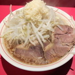 ラーメン蘭 - ラーメン＋ヤサイちょい増しニンニク