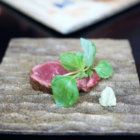 にくの匠 三芳 - 牛肉のタタキ