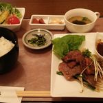 近江牛創作料理 久ぼ多屋 - 網焼き御膳