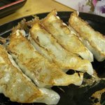 麺屋 無双 - 麺屋無双・餃子￥350（6ヶ）1ヶは食べました(2010.07)