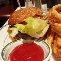 ウルフギャング・ステーキハウス 福岡店 - クラシックハンバーガー☆☆　直径18cm位かな