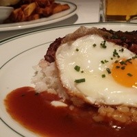 ウルフギャング・ステーキハウス 福岡店 - ロコモコ(オーダー時にシェアを確認！写真は、1/2皿です！)