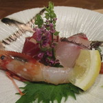 小料理 すず乃 - 北海道産ボタンエビ、新潟産マダイ、漬けマグロ