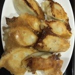 中華家庭料理 餃子兄弟 - 出来立て焼き餃子