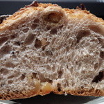 シュクルヴァン - カンパーニュ(くるみ＆フルーツ、断面)