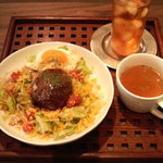 プラスガーデン ダイニング&カフェ - ロコモコランチ