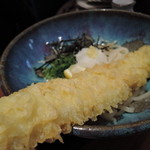 豊前裏打ち会の中でも、『麺之介』独自の名物、飛び出る迫力のデカアナゴ