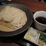 うどん屋麺之介 - 「ざるうどん」510円　豊前裏打ち会は、麺つゆが美味い事でも有名。