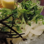 うどん屋麺之介 - 海苔は香りがよく上質！ネギは香味は適度、上質良好アクセント。