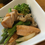 ばんじょう - サーモンとアスパラのガーリック炒め