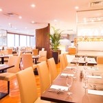 川崎日航ホテル カフェレストラン「ナトゥーラ」 - ソファー席はお子様連れのご家族におすすめ