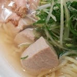 ラーメン巌哲 - 肉塩（鮪塩のチャーシュー増し）