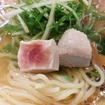 ラーメン巌哲 - 肉塩（鮪塩のチャーシュー増し）