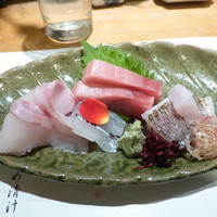 本等鮨 海馬 本店 - お造り（さより、トロ、太刀魚、石垣鯛）