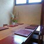 蕎麦 たかま - テーブル席