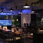 カステルモーラ - 夜の店内