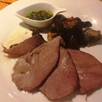 San Jacopino - 骨付きモモ肉のオーブン焼き　ナスのカポナータ添え