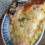 エミュウ - ピザパン。レンジで軽く温めて食べるとさらに美味しい！