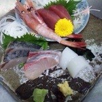 Assortment of 5 sashimi pieces