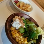 ヴォーノ・イタリア 松戸小金店 - サラダとポテトフライ