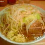 ラーメン二郎 - 小ブタ 「ニンニク」(800円) 2016/03
