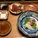 しのはら - 屋久島初鰹 燻し
      銚子のくろむつ
      淡路のはりいか
      千葉産太刀魚