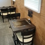 鉄板焼 もんじゃ焼 ひいろ - ２名掛けテーブル