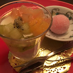 中国菜家 季璃香 - デザート、杏仁豆腐とサツマイモ餡の団子