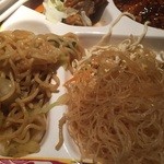 台北夜市 - 干し豆腐、焼きそば、焼きビーフン