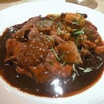 ル・ジャルダン・デ・サヴール - Le fricasse de marcassin sauce au vin rouge pousse de bambou et cepe sautes