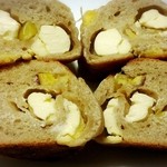 ル・ディマンシュ トアロード店 - さつま芋とクリームチーズのカンパーニュ