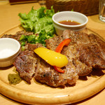 YEBISU BAR - 2016/3/26  肉の相盛り、牛肉と豚肉〜〜 2,980円