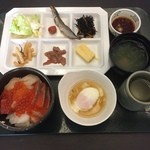 スラローム - おはようございます。自分で作る海鮮丼！