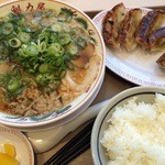 ラーメン魁力屋 - ごはんほんとに大盛！アタシ一人で食べるわけじゃないですからね～（笑）