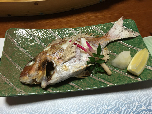 渔家民宿 洸洋庄 - 焼き鱼!